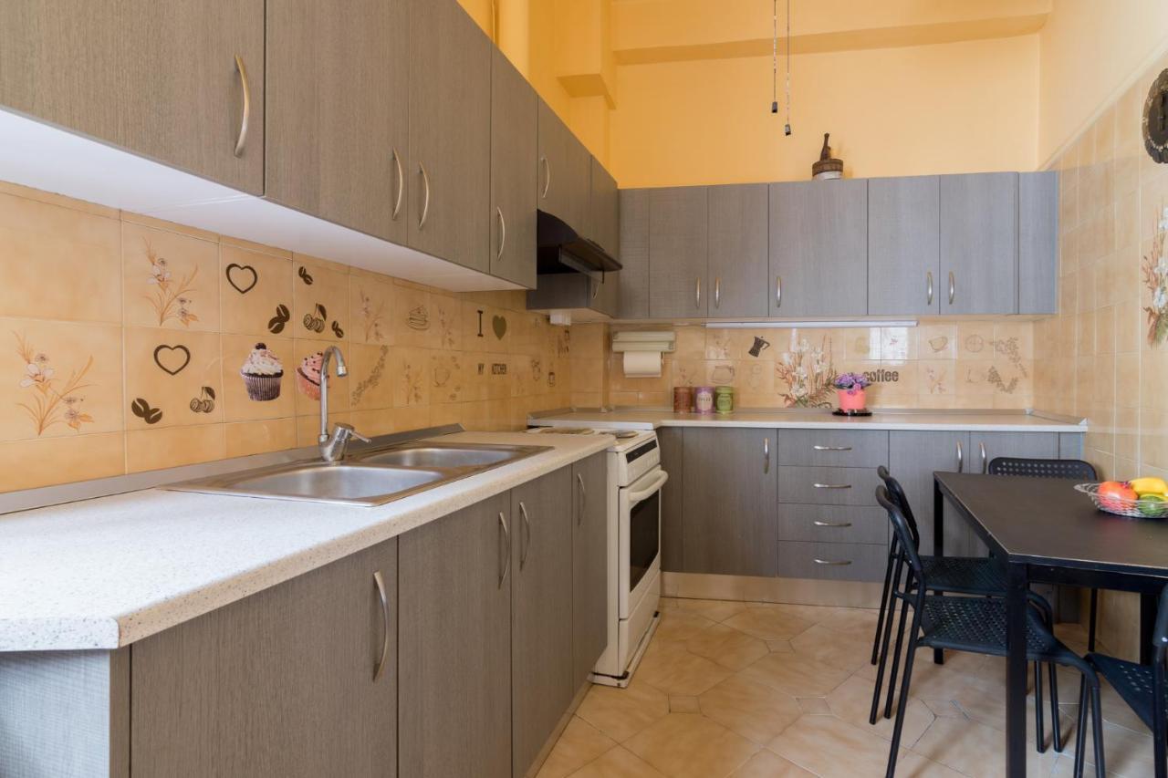 Delightful 2 Bedroom Flat Next To Mikrolimano Pireusz Kültér fotó